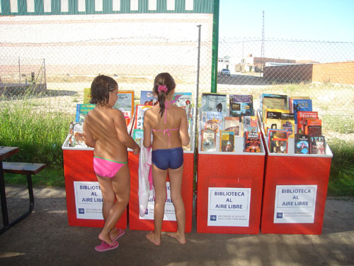 Fotos de la Biblioteca en la Piscina Municipal de Talarrubias