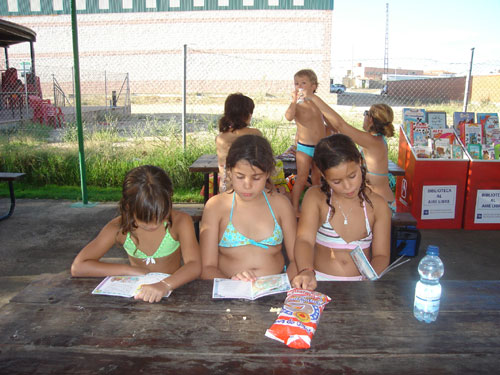 Fotos de la Biblioteca en la Piscina Municipal de Talarrubias