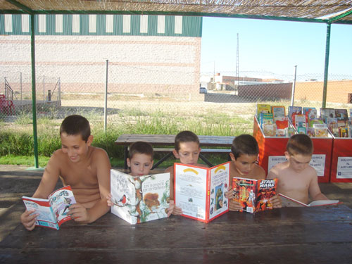 Fotos de la Biblioteca en la Piscina Municipal de Talarrubias