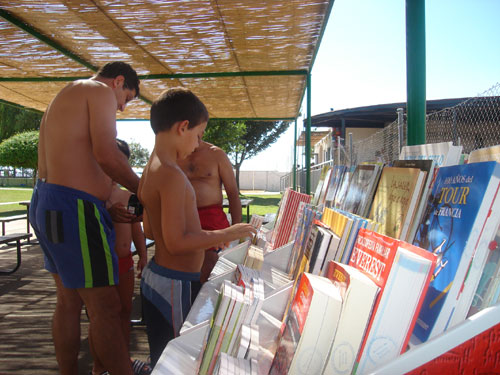 Fotos de la Biblioteca en la Piscina Municipal de Talarrubias