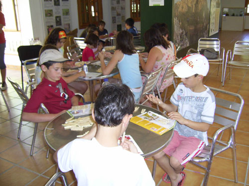 Foto de los talleres realizados en el Camping de Puerto Pea, haga clic en la imagen para ampliar