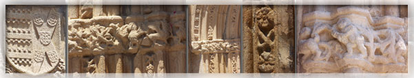 Elementos decorativos de la fachada de la Iglesia