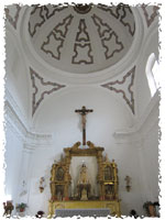 Retablo y Cpula del interior del convento, clic para ampliar