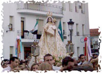 Entrada de la Virgen en procesin al pueblo